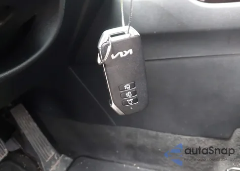 2023 Kia Sportage Hybrid Sx-Prestige z USA, uszkodzony, nr VIN KNDPXCAG3P7012586